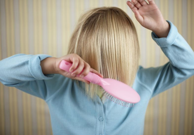 Do corte à lavagem: cuidados com o cabelo infantil